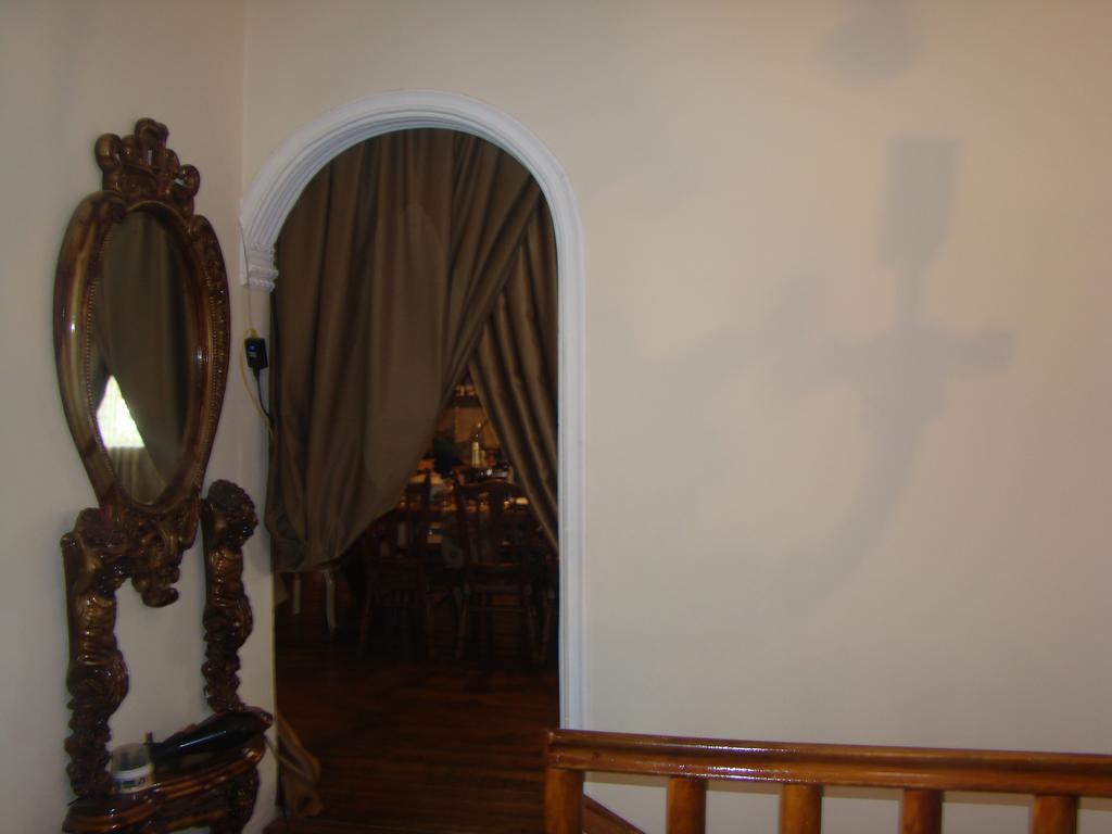 Guest House Temuri バトゥーミ エクステリア 写真