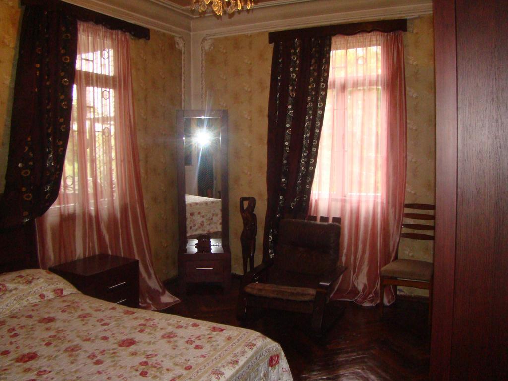 Guest House Temuri バトゥーミ エクステリア 写真